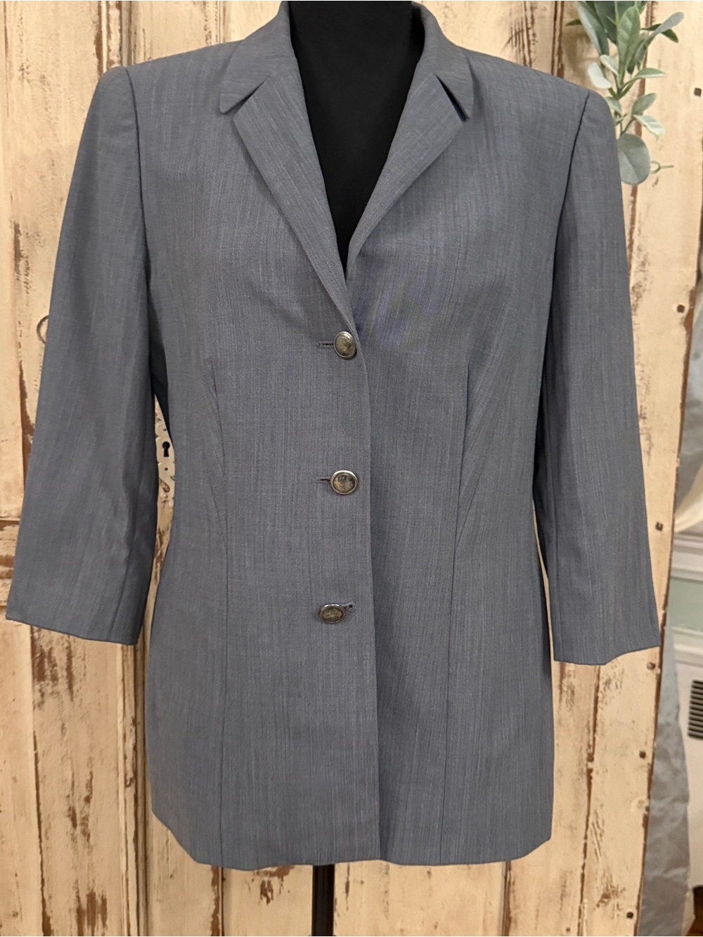 Vintage Escada Tailored classic timeless wool blazer. Gray. Size UsSize 8-10
